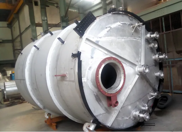 Horizontal stainless steel chemical storage tank