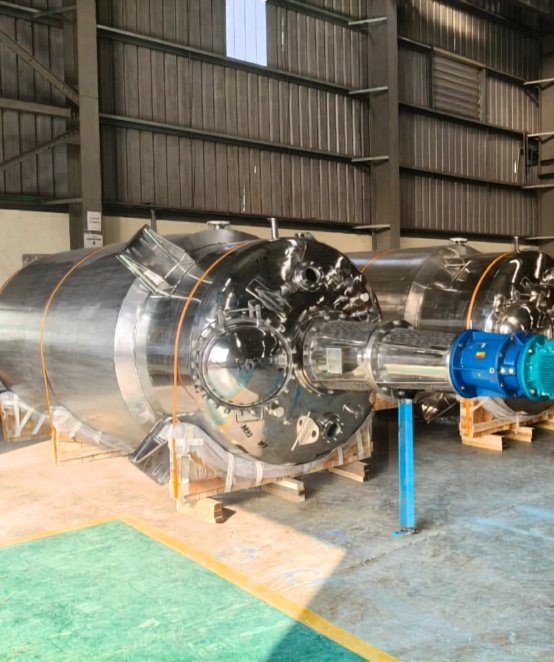 10 KL large-scale stainless steel fermentation vessel with industrial mixing system for pharmaceutical manufacturing