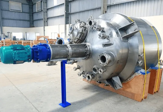 Cryogenic reactor with agitator from Padmatech Industries for chemical process plants and cryogenic cooling systems