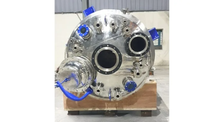 High-capacity stainless steel reactor built for efficiency in industrial operations